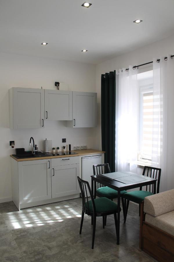 Apartament Z Historia Jelenia Góra Kültér fotó